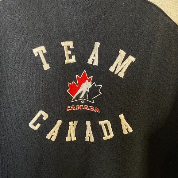 CLEARANCE - Vintage Nike Team Canada Youth Embroidered Jersey - Picture 3 of 5